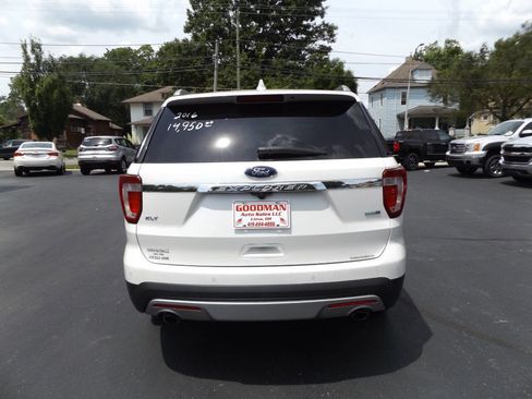 Used 2016 Ford Explorer XLT image 8