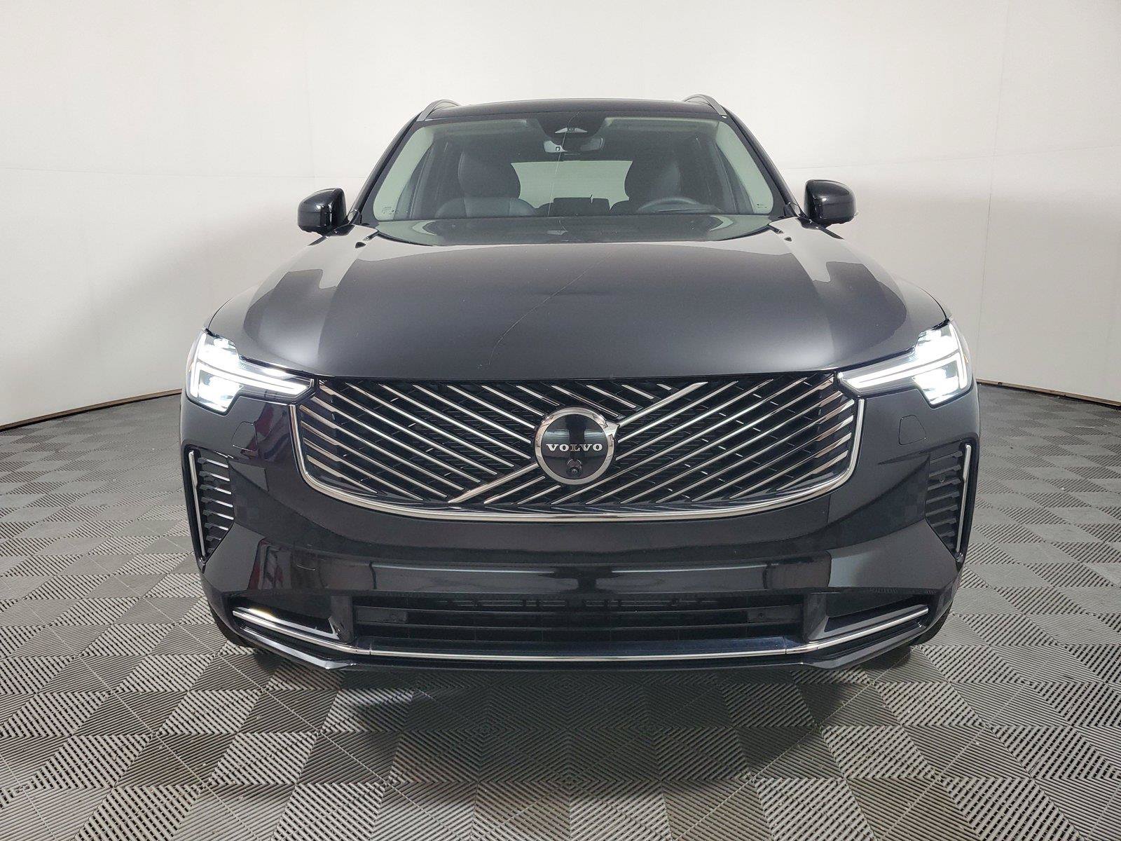 Certified 2026 Volvo XC90 B6 Ultra AWD/4WD image 2