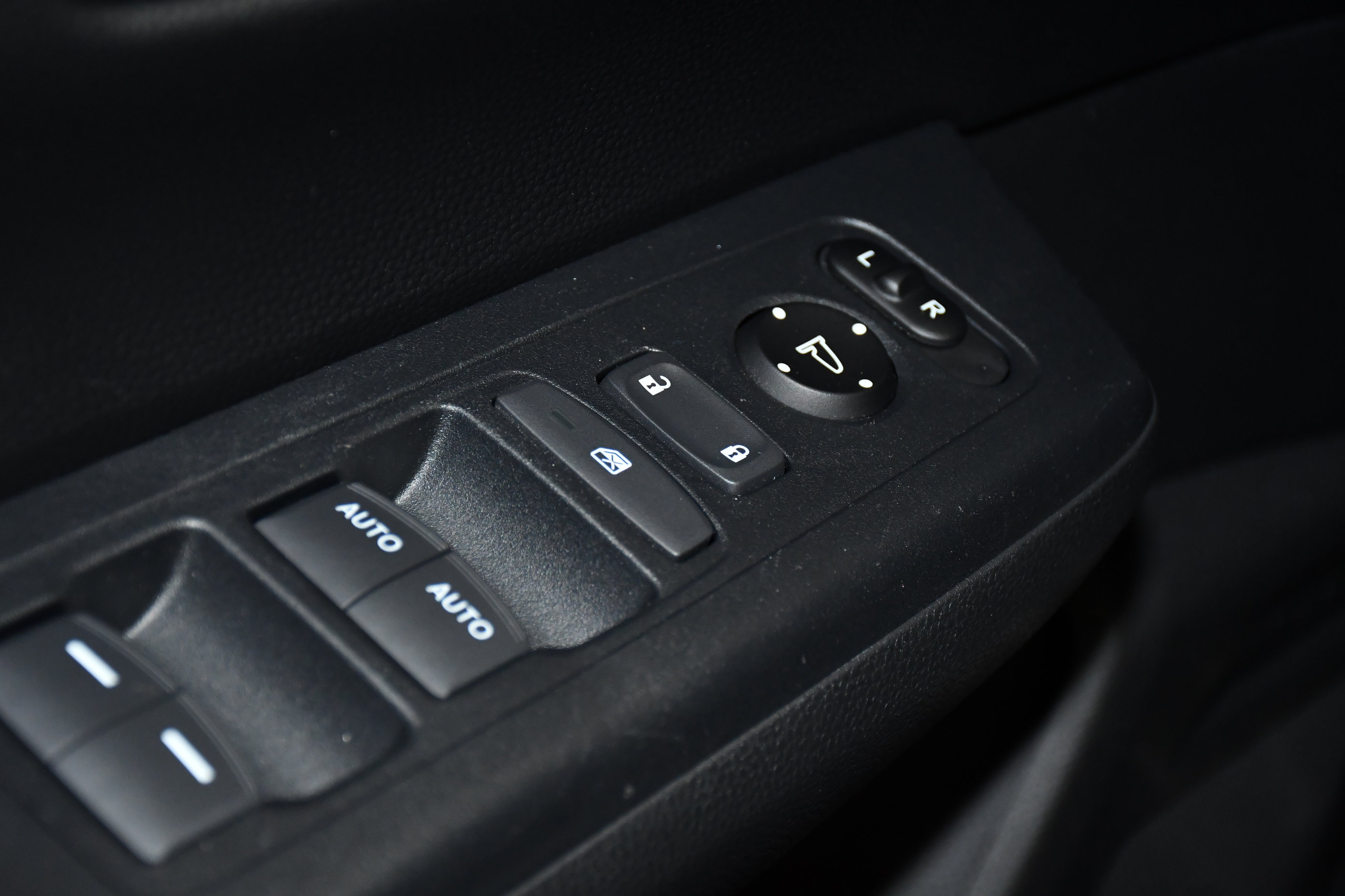 Certified 2024 Honda CR-V Sport image 32