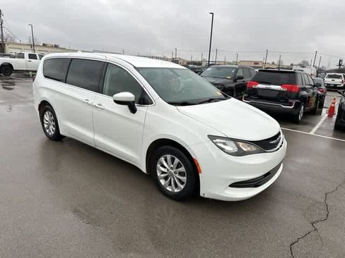 Used 2017 Chrysler Pacifica Touring w/ Tire & Wheel Group image 17