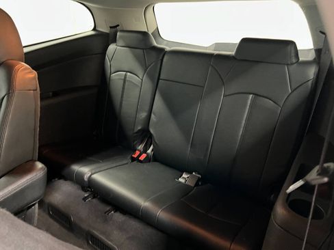 Used 2016 Chevrolet Traverse LT w/ Style and Technology Package AWD/4WD image 10