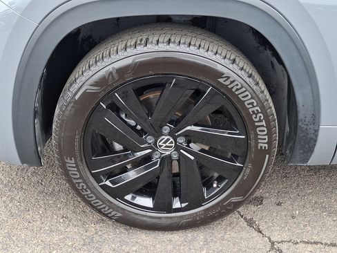 Used 2022 Volkswagen Atlas Cross Sport SEL R-Line w/ Cross Sport MDO Package AWD/4WD image 26