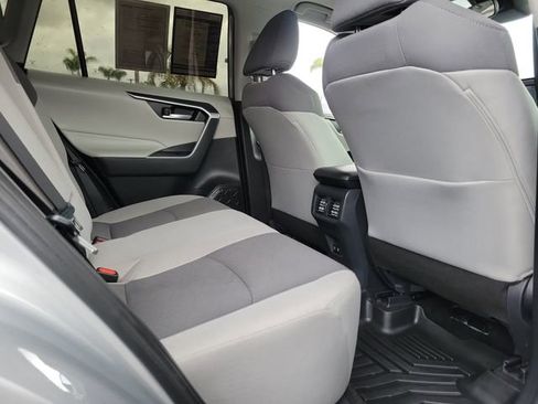 Used 2019 Toyota RAV4 XLE w/ Carpet Mat Package FWD image 25