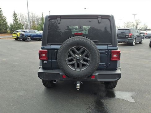 Used 2025 Jeep Wrangler Sport S image 24