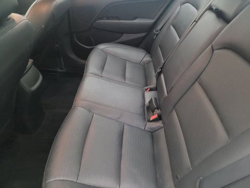 Used 2017 Hyundai Elantra Limited w/ Limited Tech Package 04 FWD image 18