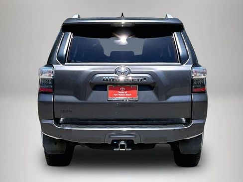 Used 2017 Toyota 4Runner SR5 Premium image 6