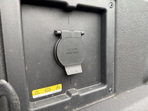 Used 2022 Ford F150 XLT w/ Equipment Group 302A High image 16