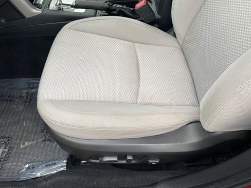 Used 2017 Subaru Forester 2.5i Premium w/ All-Weather Package image 15