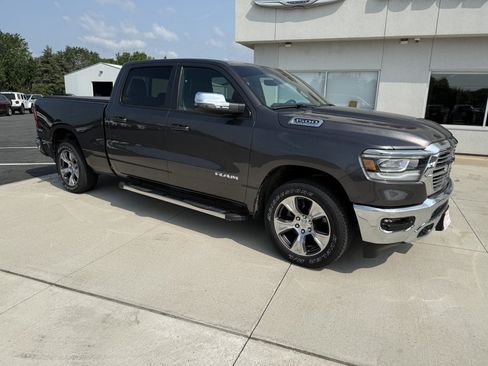 Used 2023 RAM 1500 Laramie AWD/4WD image 1