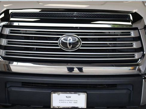 Used 2019 Toyota Tundra Limited w/ Limited Premium Package AWD/4WD image 12