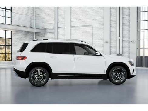 New 2026 Mercedes-Benz GLB 250 image 17