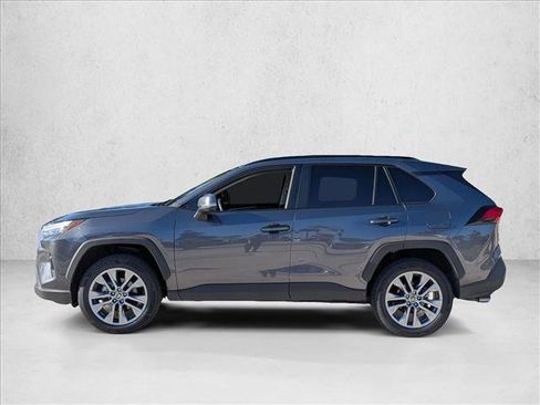 Used 2022 Toyota RAV4 XLE Premium FWD image 8