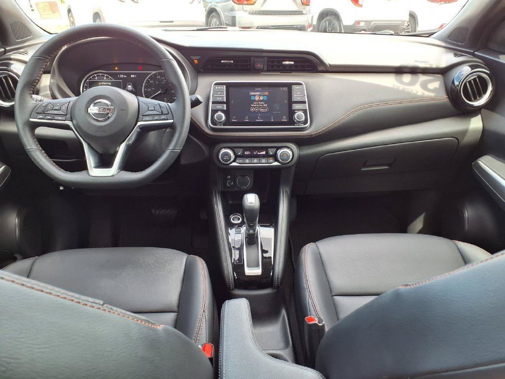 Used 2020 Nissan Kicks SR w/ SR Premium Package FWD image 19