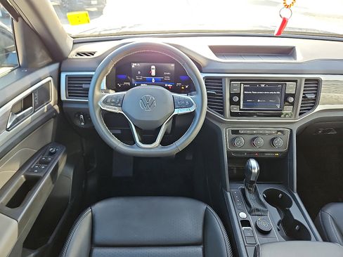 Used 2022 Volkswagen Atlas Cross Sport SE image 7