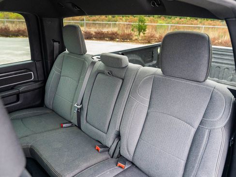 Used 2024 RAM 2500 Big Horn w/ Sport Appearance Package image 18