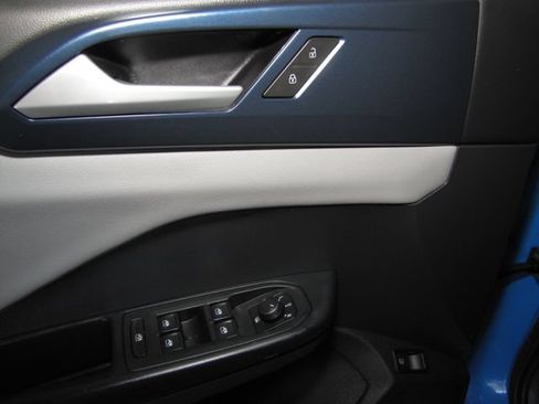 Used 2022 Volkswagen Taos SE FWD image 10