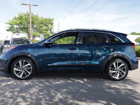 Used 2017 Kia Niro Touring image 2