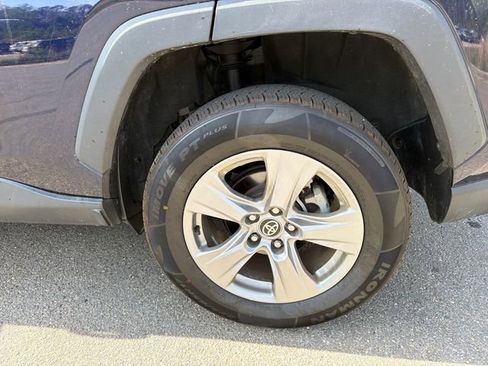 Used 2022 Toyota RAV4 XLE image 19