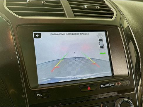 Used 2017 Ford Explorer XLT w/ Equipment Group 202A FWD image 23