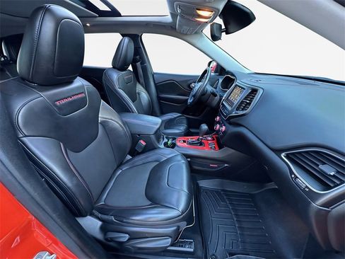 Certified 2021 Jeep Cherokee Trailhawk w/ Sun, Sound & Nav Group image 27