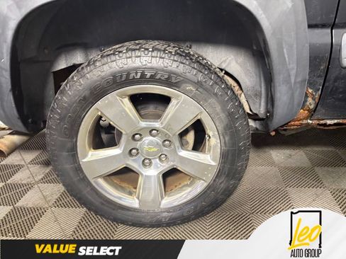 Used 2003 Chevrolet Suburban LT w/ LT Preferred Equipment Group AWD/4WD image 27