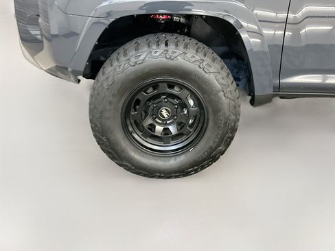 Used 2024 Toyota 4Runner TRD Off-Road Premium w/ Moonroof Package AWD/4WD image 11
