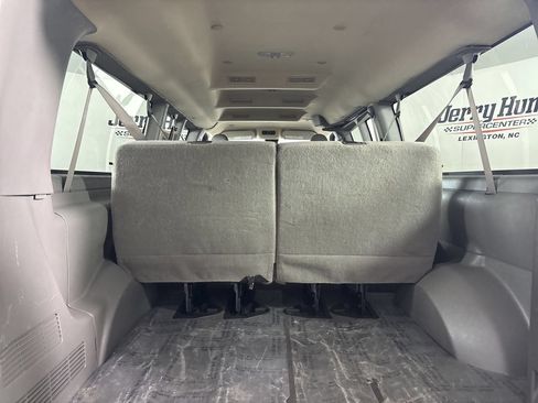 Used 2024 Chevrolet Express 3500 LT w/ LT Preferred Equipment Group RWD image 20