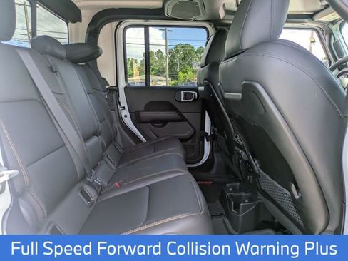 New 2025 Jeep Gladiator Sport image 32