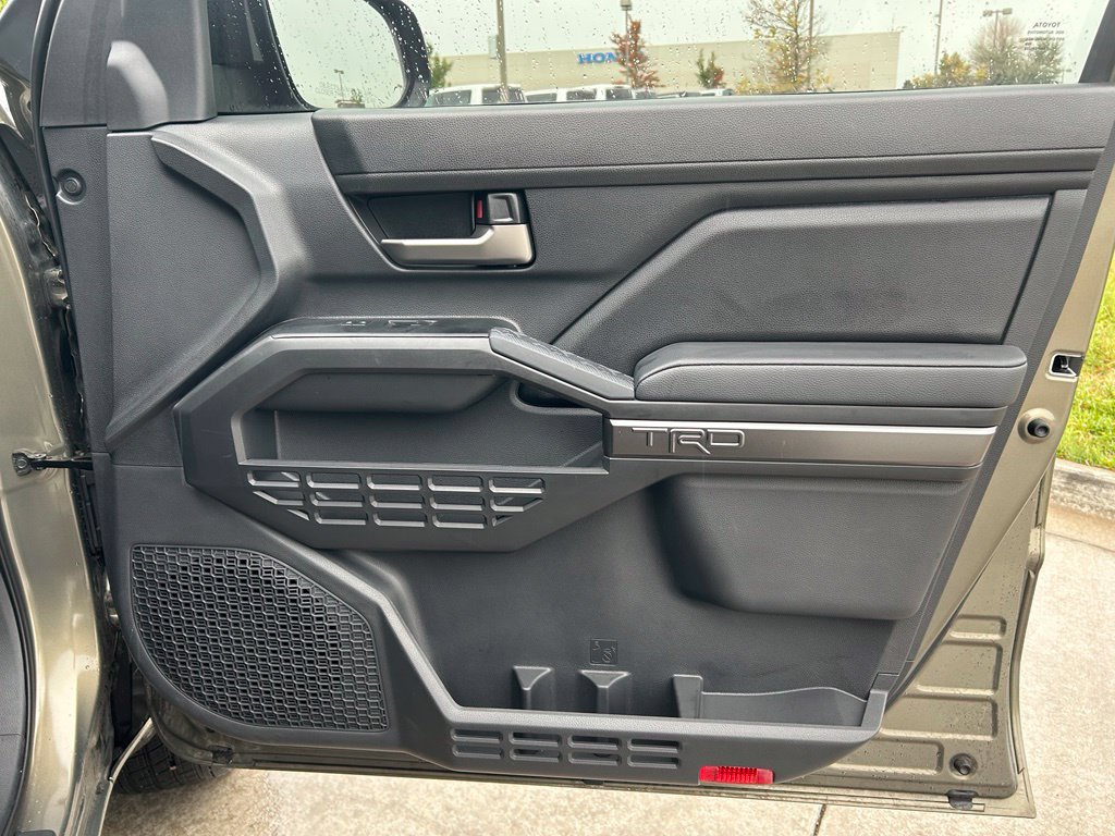 Used 2025 Toyota Tacoma TRD Sport AWD/4WD image 29