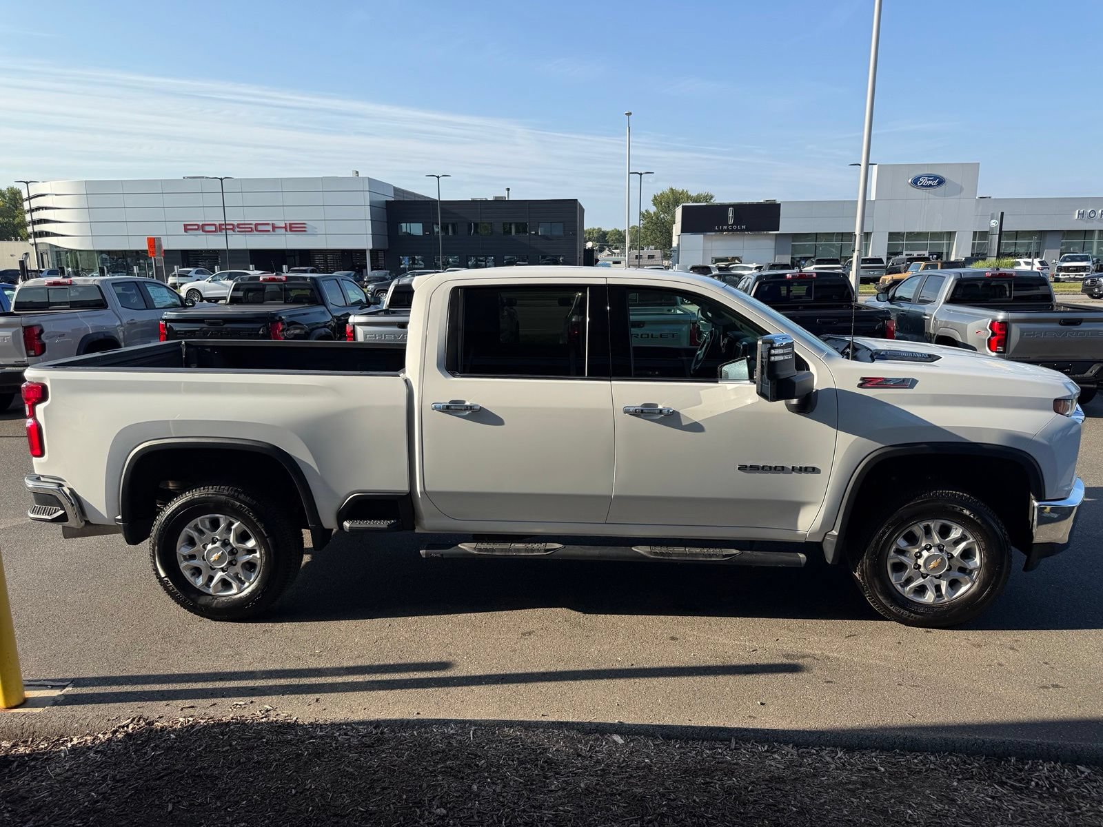 Used 2023 Chevrolet Silverado 2500 LTZ w/ Gooseneck/5TH Wheel Package AWD/4WD image 5