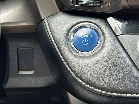 Certified 2018 Toyota RAV4 LE AWD/4WD image 22
