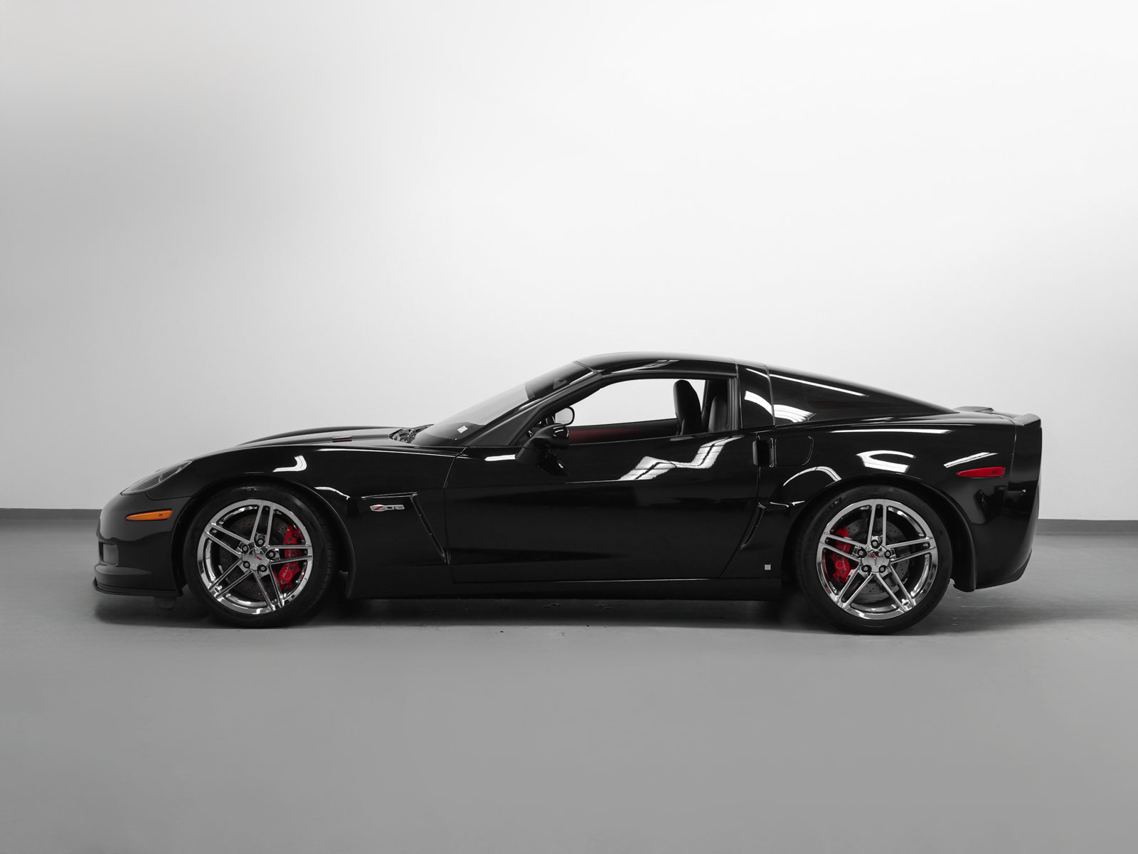 Used 2008 Chevrolet Corvette Z06 w/ Preferred Equipment Group RWD image 2