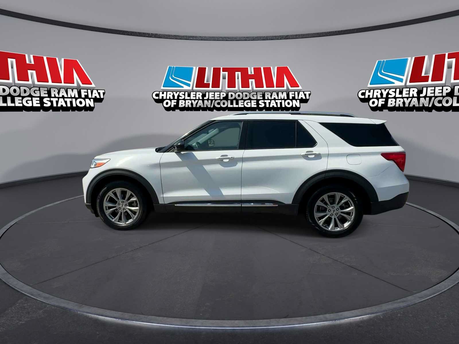Used 2023 Ford Explorer Limited RWD image 5