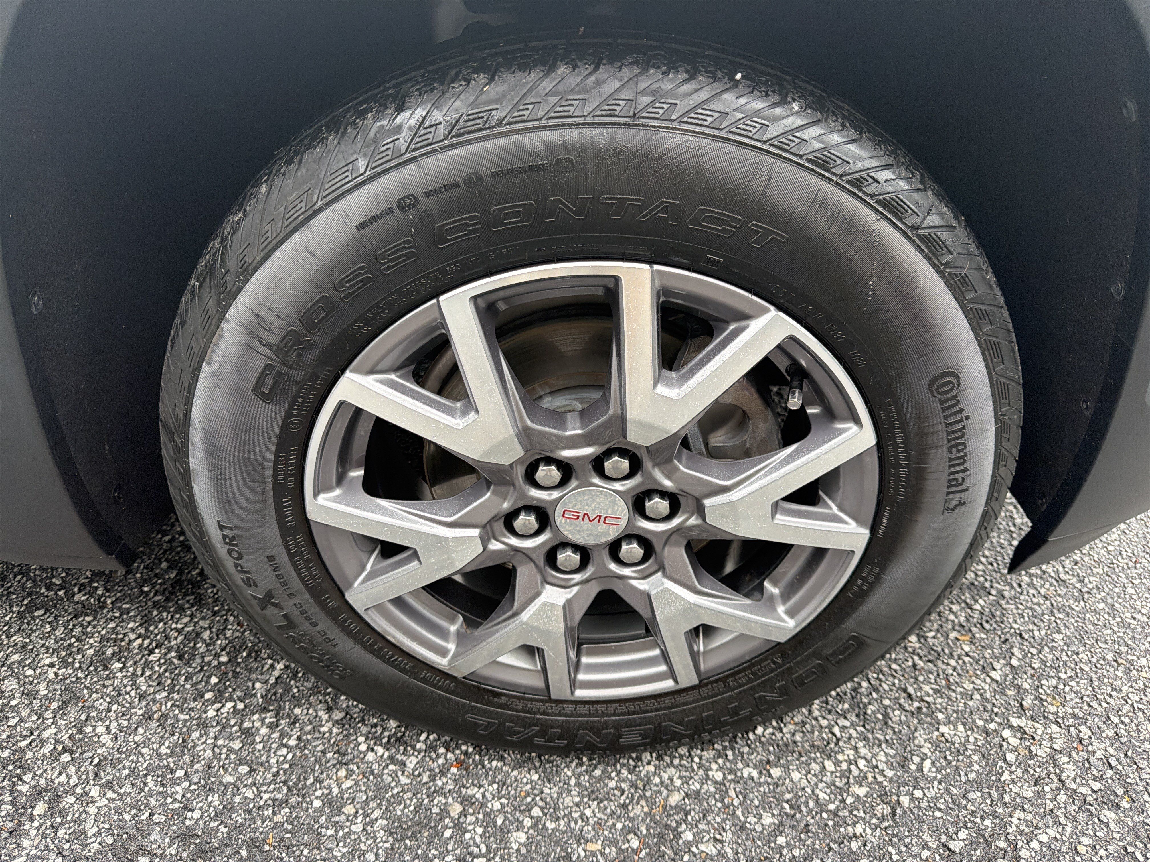 Used 2020 GMC Acadia SLT w/ Driver Alert Package II FWD image 13