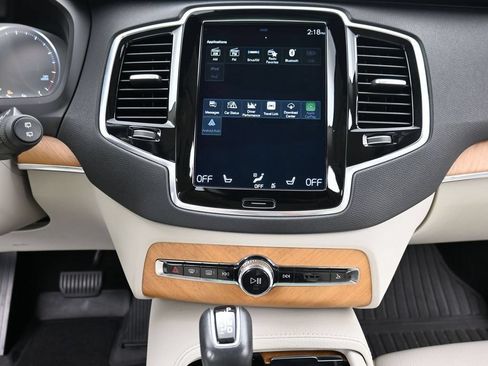 Used 2022 Volvo XC90 T6 Momentum w/ Advanced Package AWD/4WD image 13