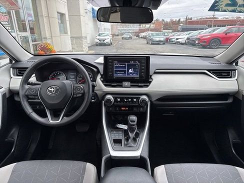 Used 2022 Toyota RAV4 XLE image 11