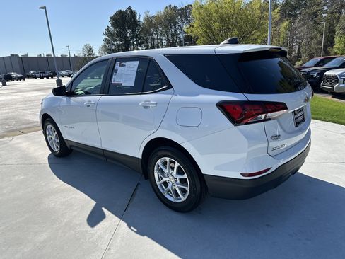 Used 2023 Chevrolet Equinox LS w/ LS Convenience Package image 8