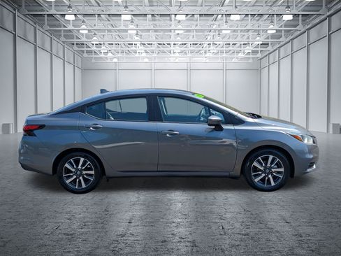 Used 2021 Nissan Versa SV FWD image 6