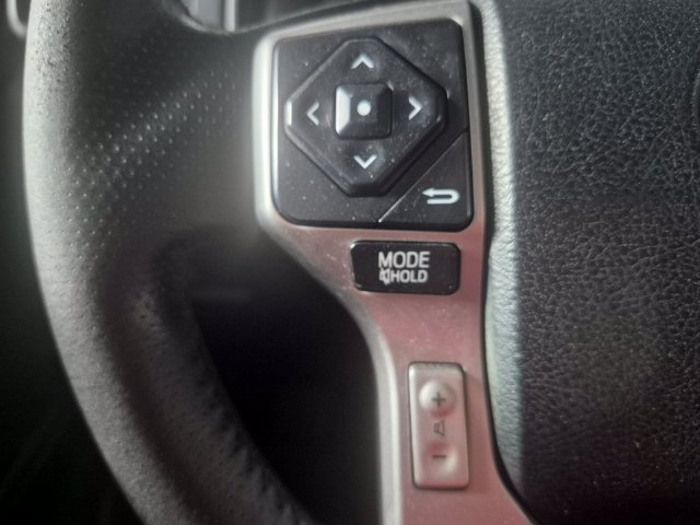 Used 2018 Toyota 4Runner SR5 AWD/4WD image 19