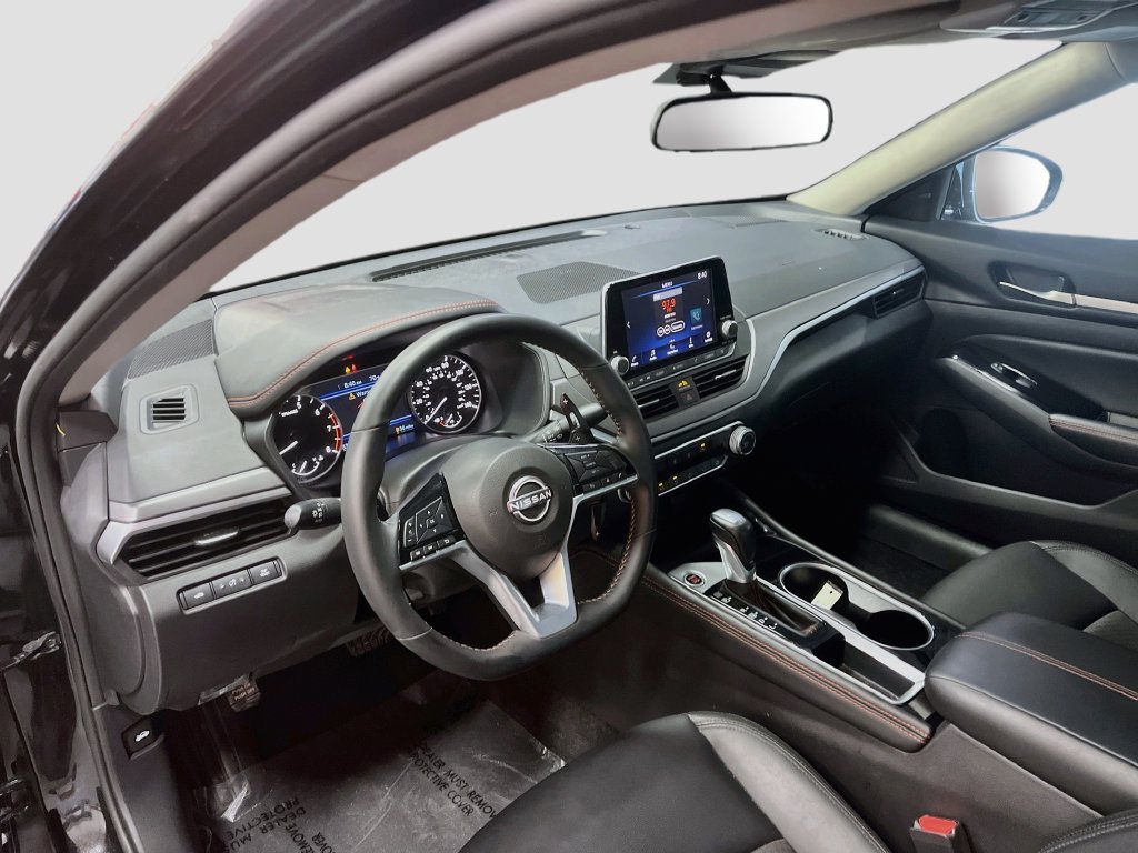 Used 2025 Nissan Altima 2.5 SR FWD image 9