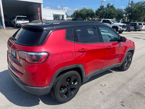 Used 2020 Jeep Compass Latitude FWD image 3