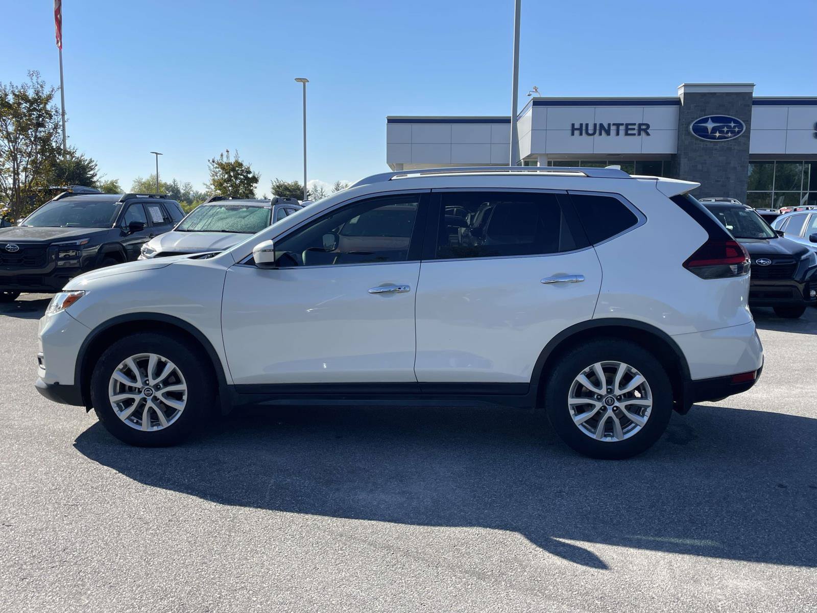 Used 2020 Nissan Rogue SV FWD image 25