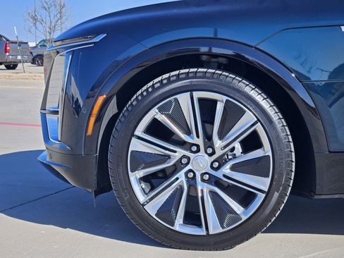 Certified 2024 Cadillac Lyriq Luxury w/ Nappa Leather Package image 11