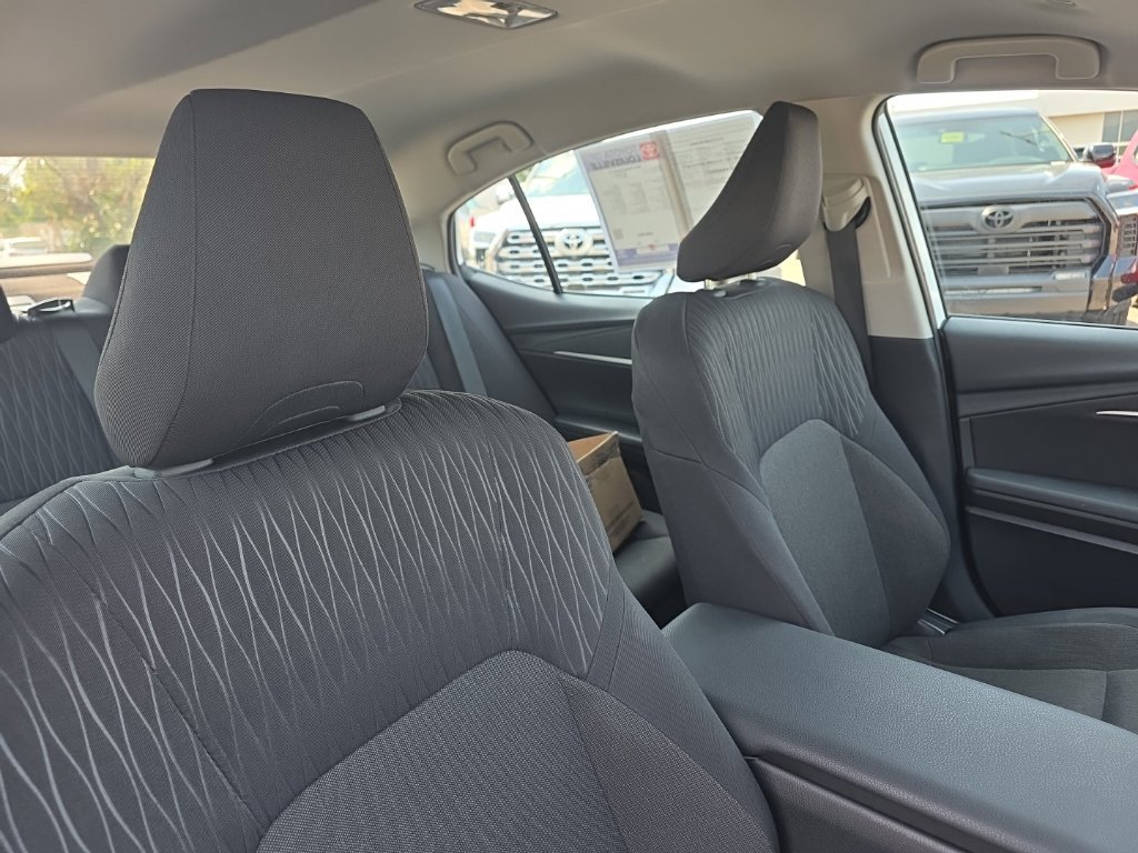 Used 2025 Toyota Camry LE FWD image 10