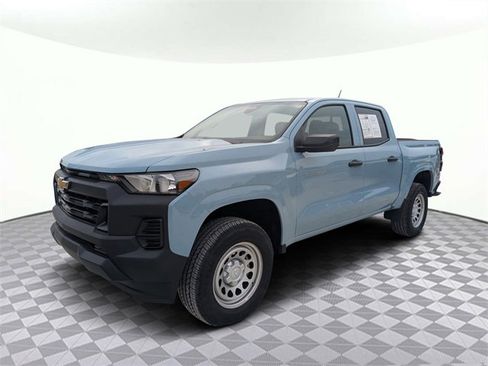 Used 2025 Chevrolet Colorado W/T image 8