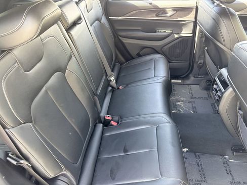 Used 2024 Jeep Grand Cherokee Limited w/ Luxury Tech Group II RWD image 13