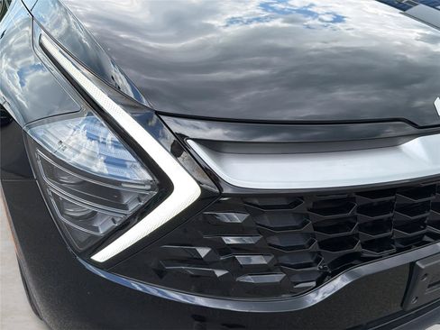 Used 2025 Kia Sportage EX FWD image 32
