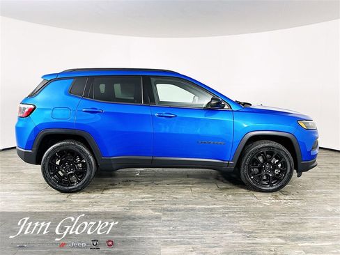 New 2026 Jeep Compass Latitude image 8