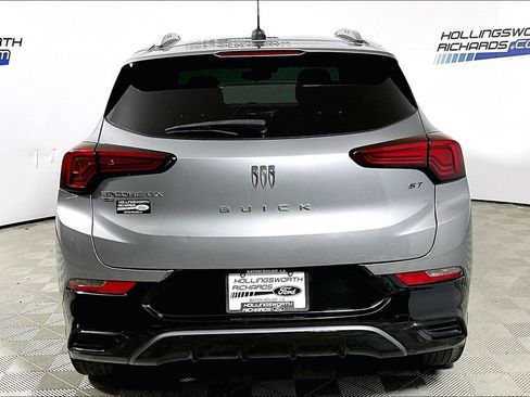 Used 2024 Buick Encore GX Sport Touring AWD/4WD image 4