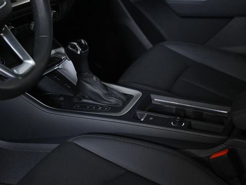 Used 2025 Audi Q3 2.0T Premium w/ Convenience Package image 20